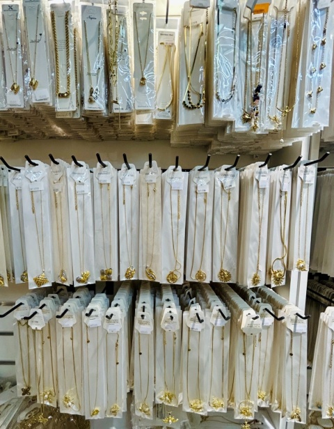 Naszyjniki , wyprzedaż 20%-50%