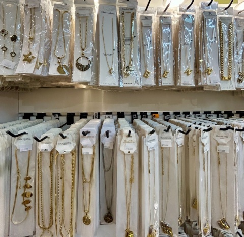 Naszyjniki , wyprzedaż 20%-50%