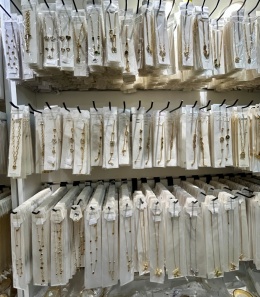 Naszyjniki , wyprzedaż 20%-50%