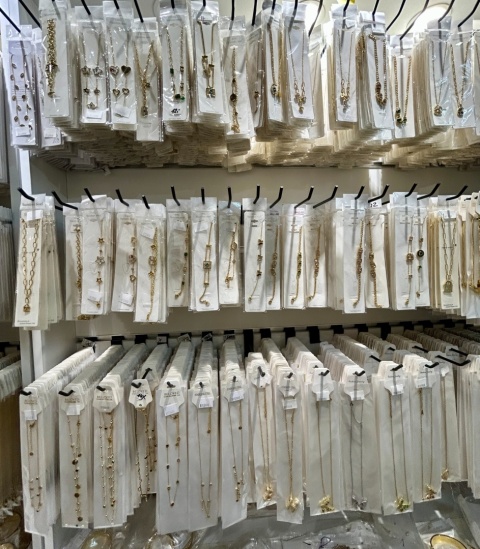 Naszyjniki , wyprzedaż 20%-50%