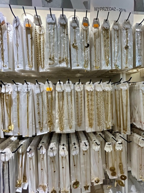 Naszyjniki , wyprzedaż 20%-50%