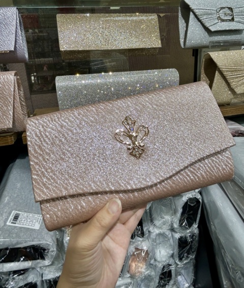 Women's clutch bags for evening and formal occasions