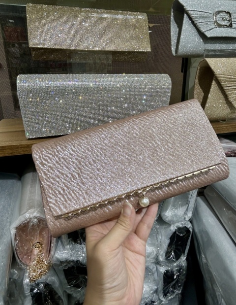 Women's clutch bags for evening and formal occasions