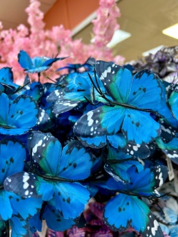 Artificial plants and flowers