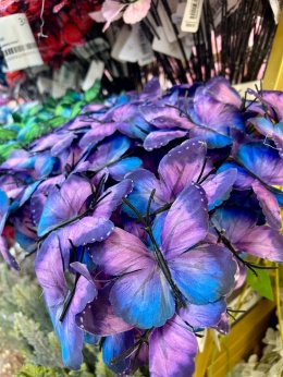 Artificial plants and flowers