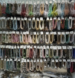 Naszyjniki , wyprzedaż 20%-50%