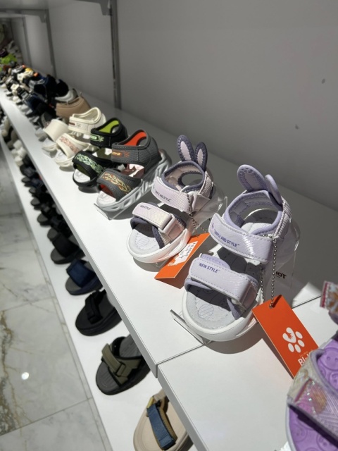 Children's shoes by Tom.M