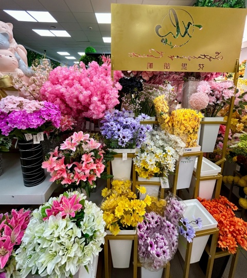 Artificial plants and flowers