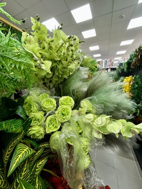 Artificial plants and flowers