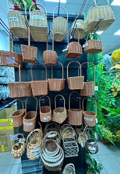 Artificial plants and flowers