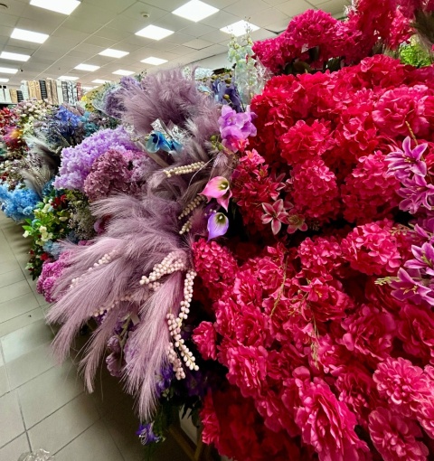 Artificial plants and flowers