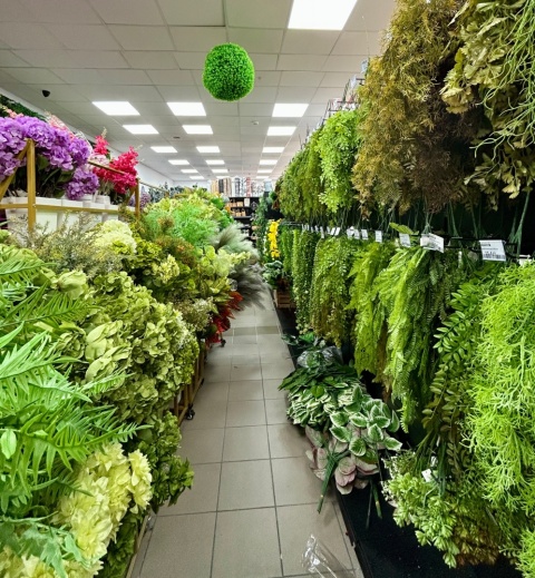 Artificial plants and flowers