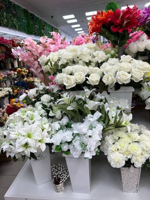 Artificial plants and flowers