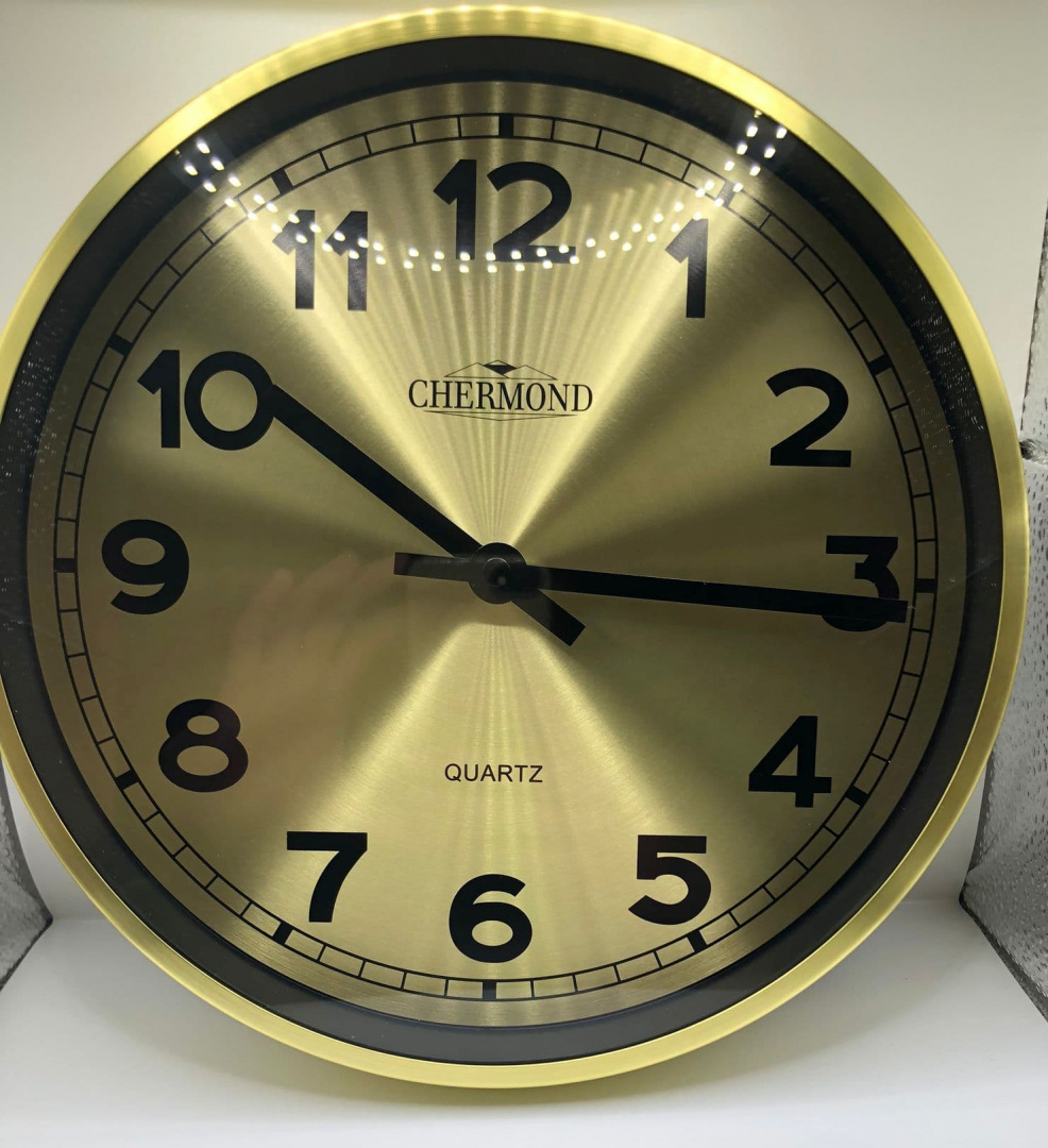 Zegar ścienny firmy CHERMOND