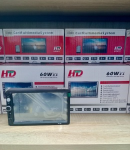 Multimedialny odtwarzacz samochodowy