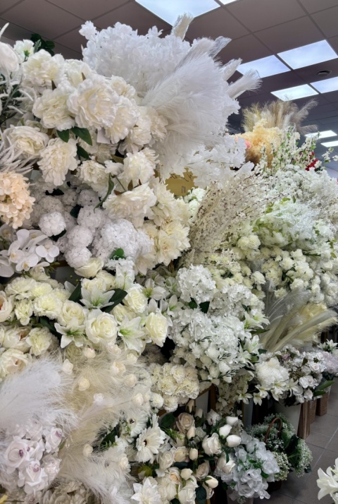 Artificial plants and flowers