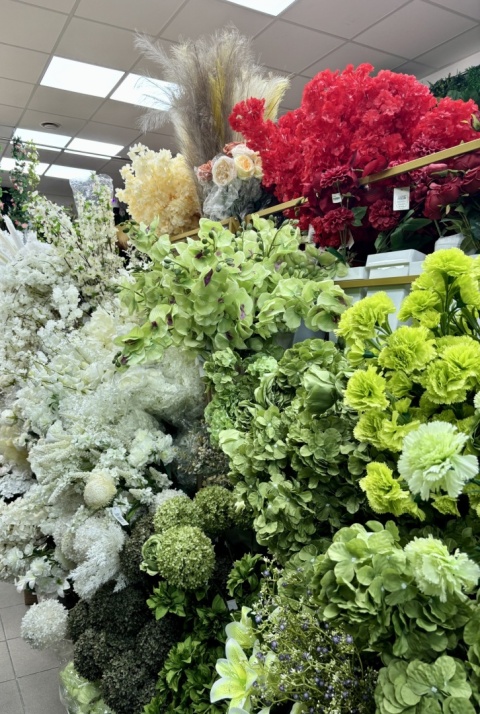 Artificial plants and flowers
