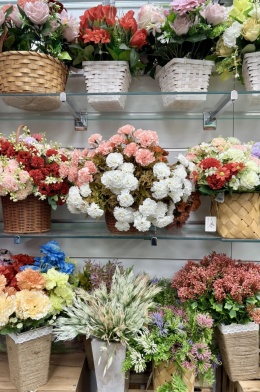 Artificial plants and flowers