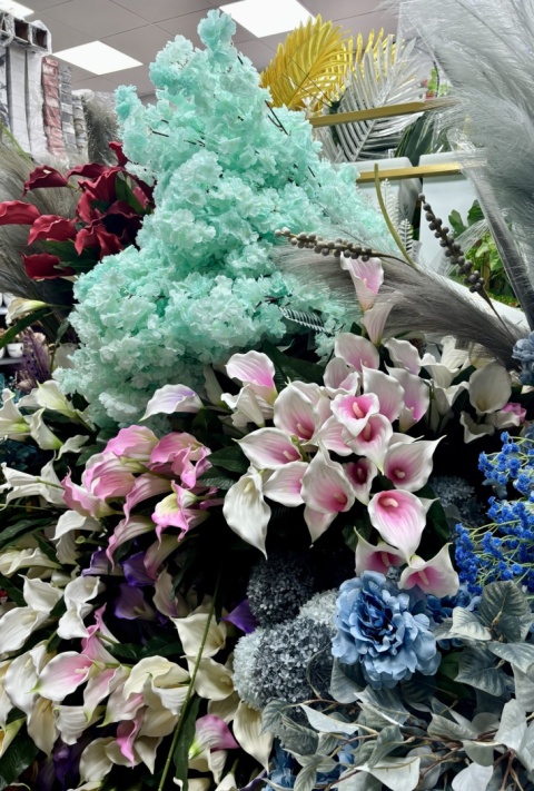 Artificial plants and flowers