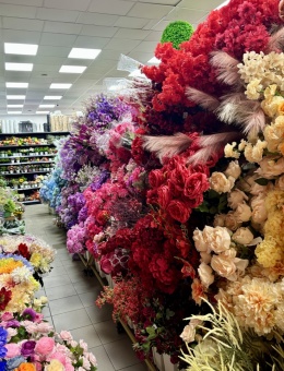 Artificial plants and flowers