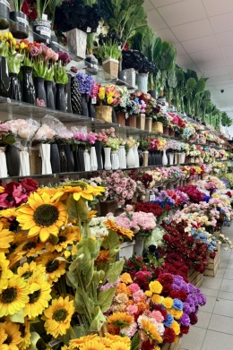 Artificial plants and flowers