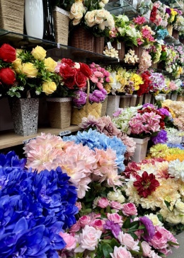 Artificial plants and flowers