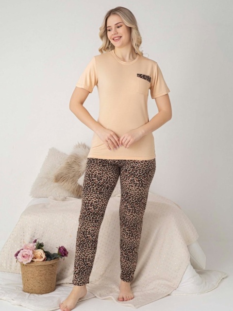 Ladies' pyjamas