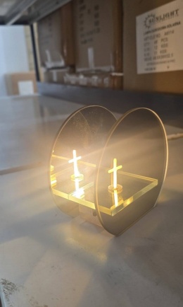 Lampiony LED z motywem krzyża