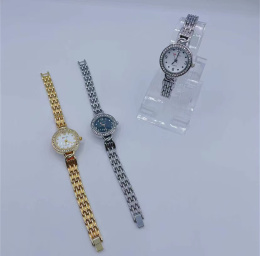 Elegancki zegarek damski na metalowej bransolecie model: NS18-1